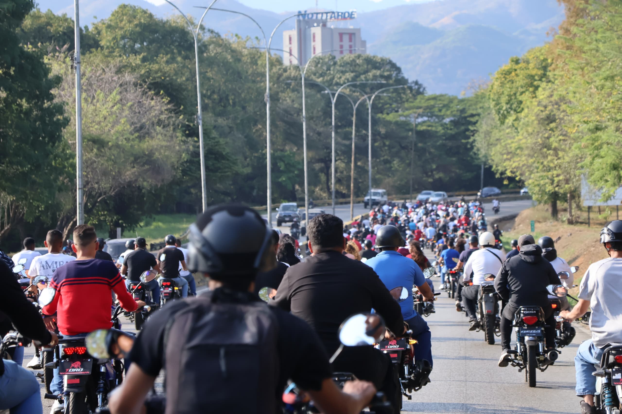 Masiva movilización de motorizados demostró compromiso con el Gobierno Bolivariano (7)