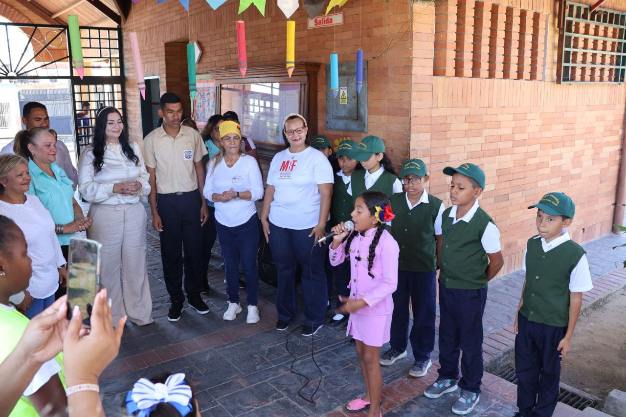 Mil 472 escuelas en Carabobo dan inicio a actividades escolares del 2025 (14)