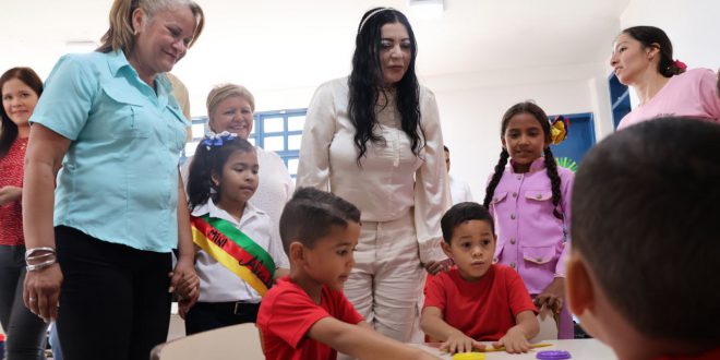 Mil 472 escuelas en Carabobo dan inicio a actividades escolares del 2025 (5)