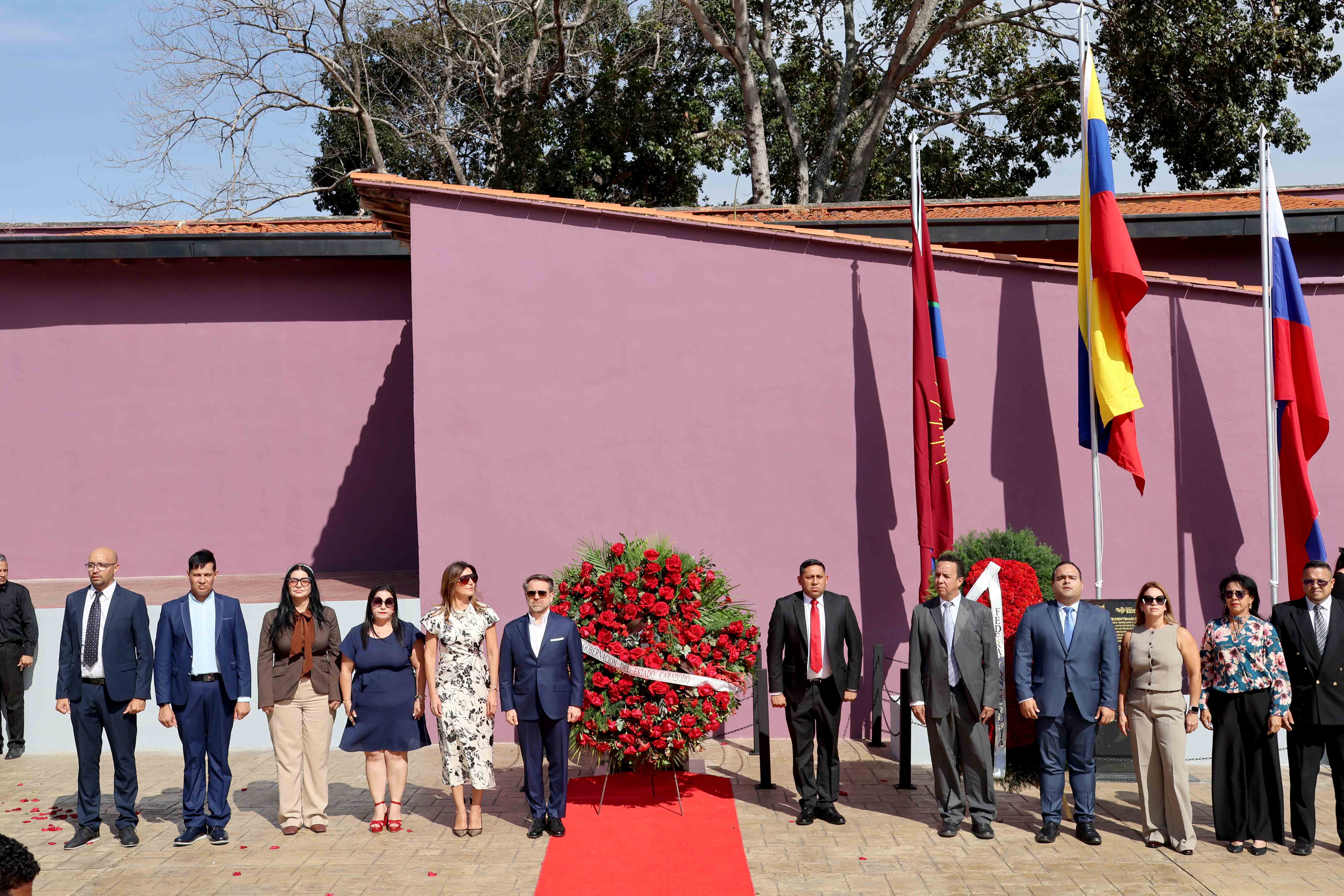 1 - Gobernador Rafael Lacava y Embajador Mélik-Bagdasárov conmemoraron aniversario 82
